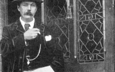 Arthur Conan Doyle : l’Origine du Célèbre Sherlock Holmes